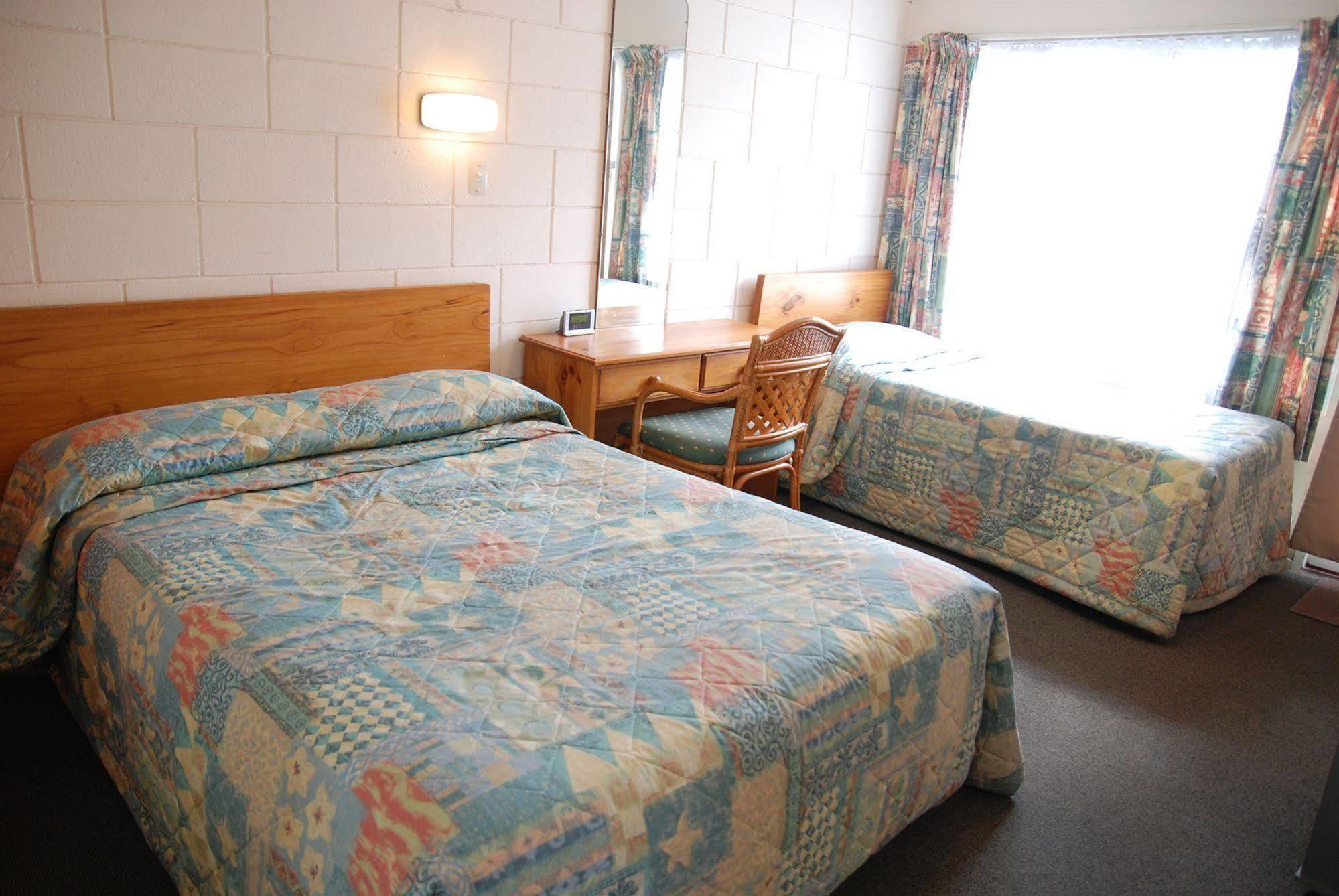 Manhattan Lodge Motel Гамільтон Екстер'єр фото